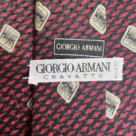 Giorgio Armani Cravatte Red & Black 100% Silk Italian Tie w/ Geometric Accents - Picture 5 of 13